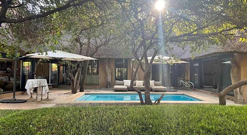 Simba Safaris African Pride Exotic Lodge