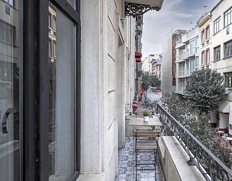 Selvese Suites, Serviced Living in Galata