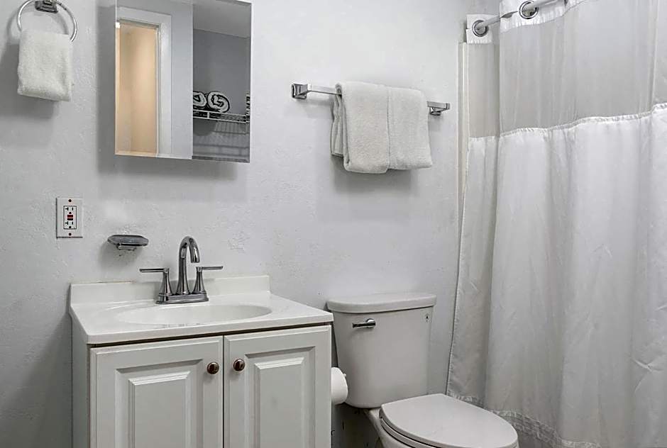 Sabal Palms Inn