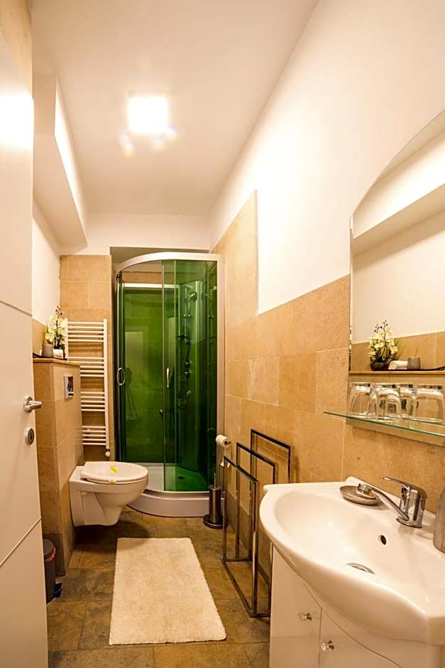 Lira Holiday Apartments