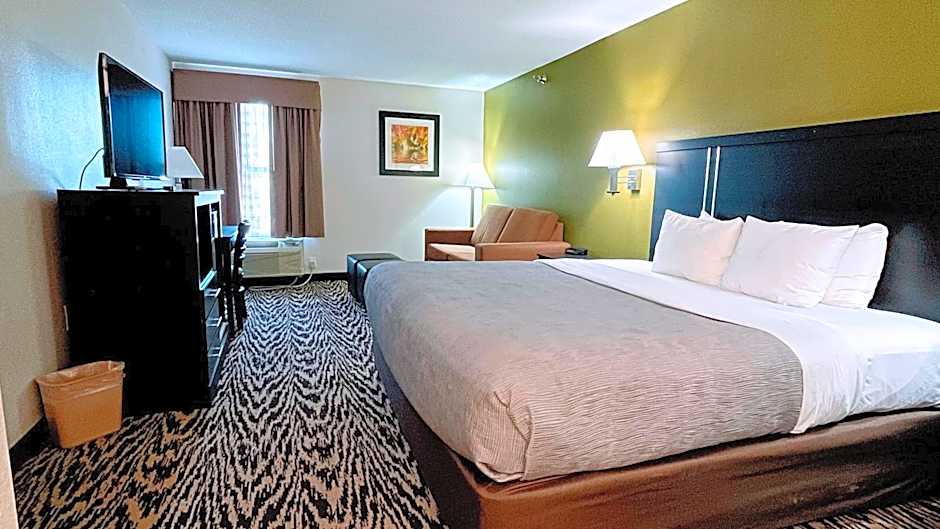 Photo 1 of 5 of 1 King Bed Suite