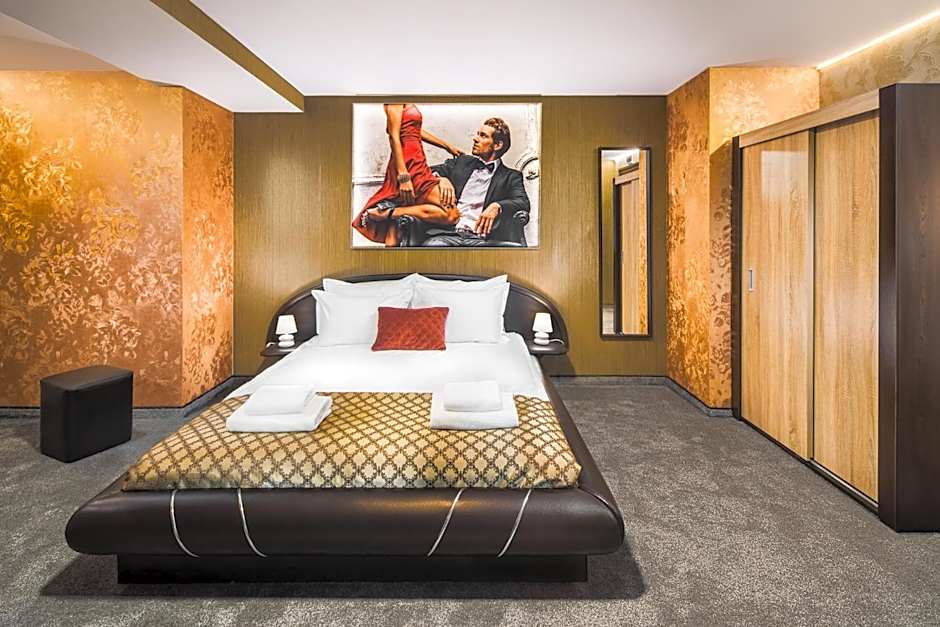 Central Point Boutique Hotel