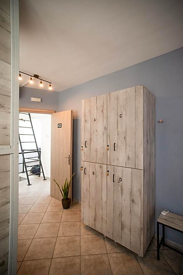 Bedway Athens Hostel