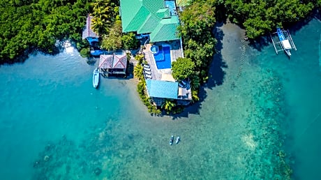 Edgewater Dive & Spa Resort
