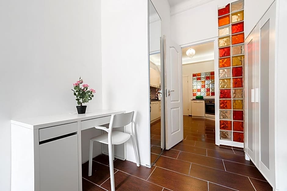 Downtown Buda Homes Relax