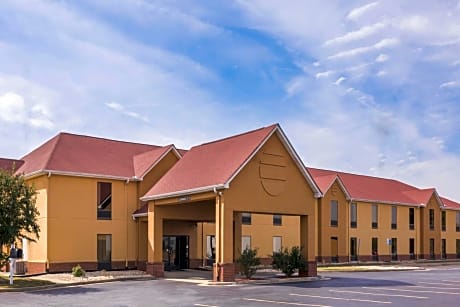 Super 8 by Wyndham Tallapoosa