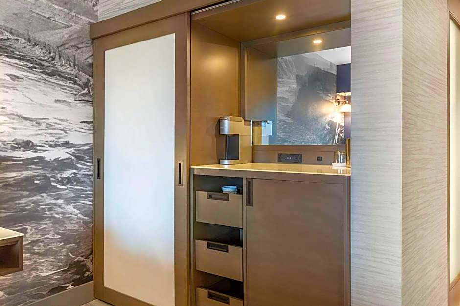 Cambria Hotel Niagara Falls