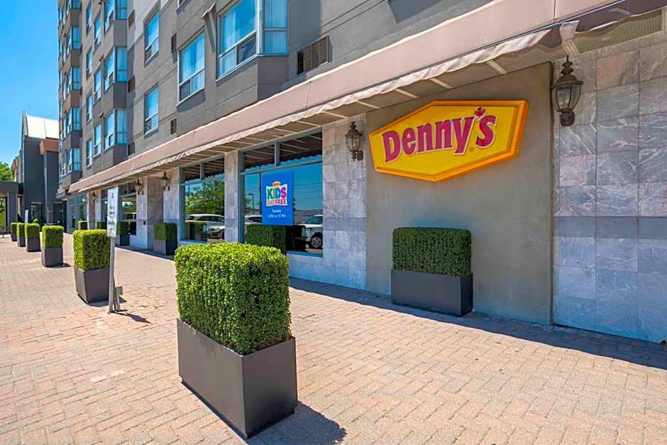 Sandman Signature Mississauga Hotel