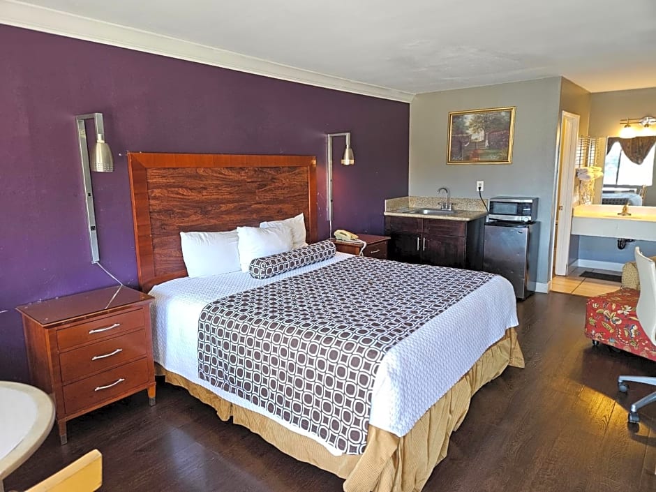 Fullerton Inn