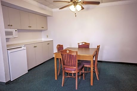 1 King Bed Deluxe Family Suite Non-Smoking