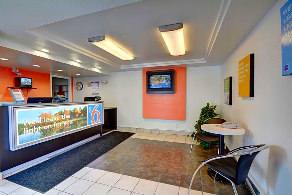 Motel 6-Chicopee, MA - Springfield