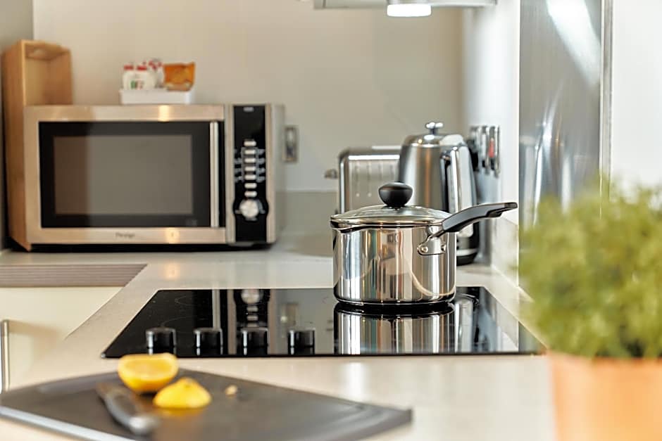 ShortstayMK Vizion apartments, with free superfast wi-fi, parking