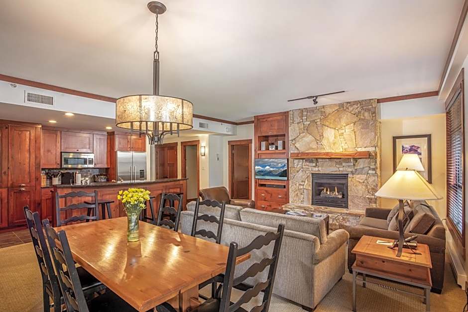 First Tracks Lodge, by Lodging Ovations