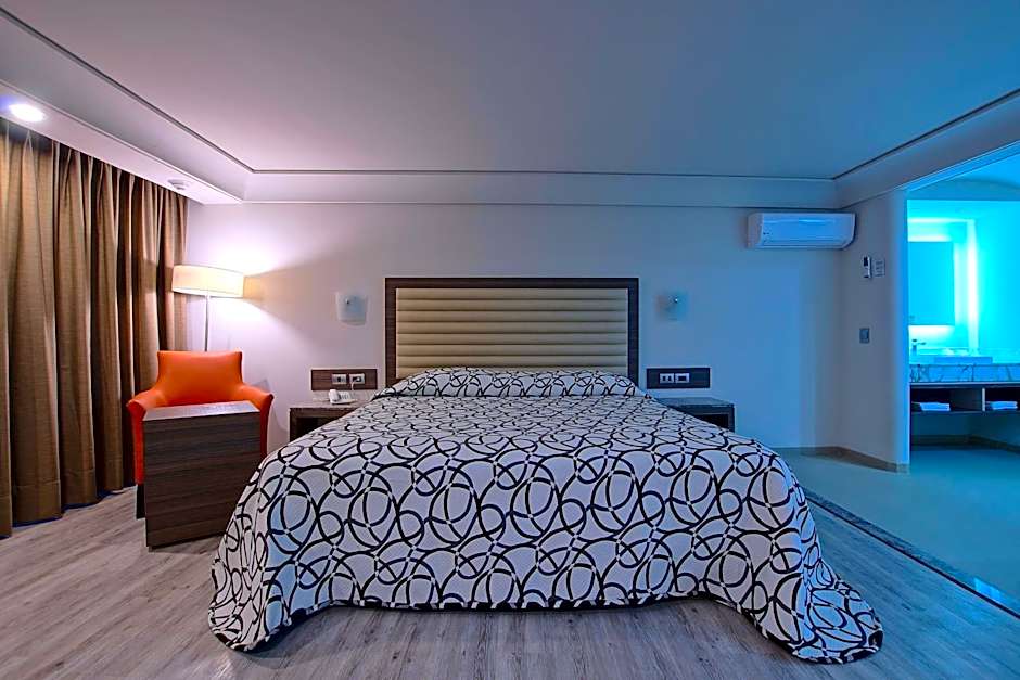 Econo Express Hotel