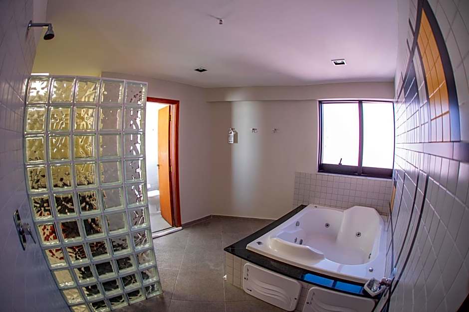 Mondrian Suite Hotel