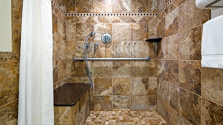 Best Western Plus Longbranch Hotel & Convention Center