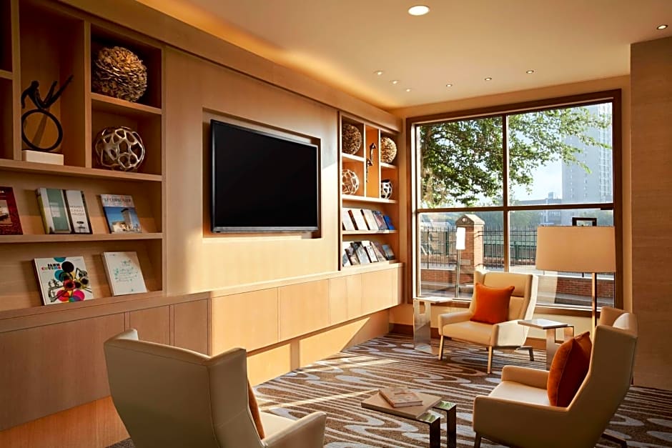 DoubleTree Suites by Hilton Hotel Boston - Cambridge