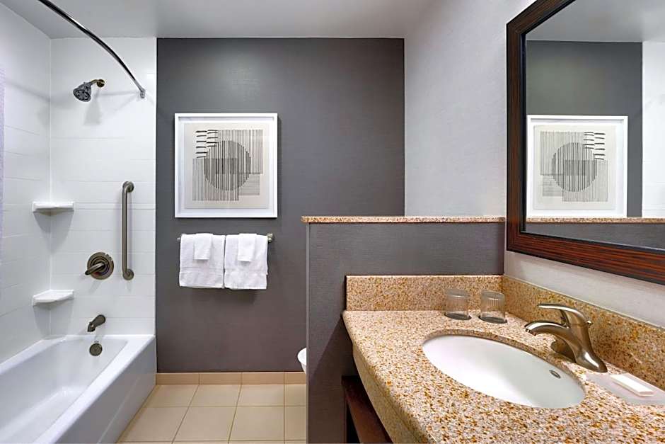 Courtyard by Marriott Lincoln Downtown/Haymarket