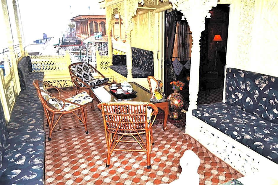 Swan Group of Houseboats, Golden Dal Lake