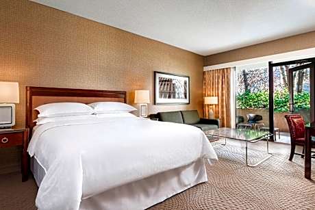 Guest room, 1 King, Garden view