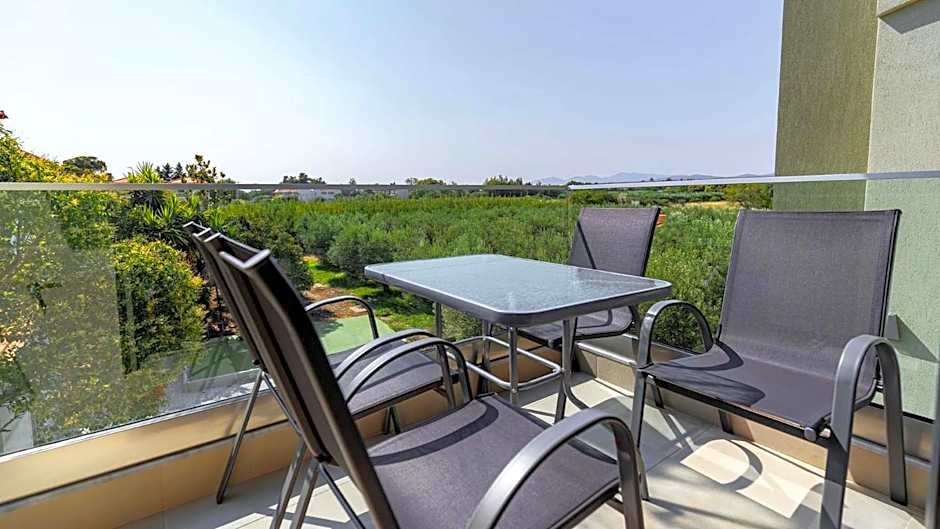 Estelle Family Luxury Apartments & Suites