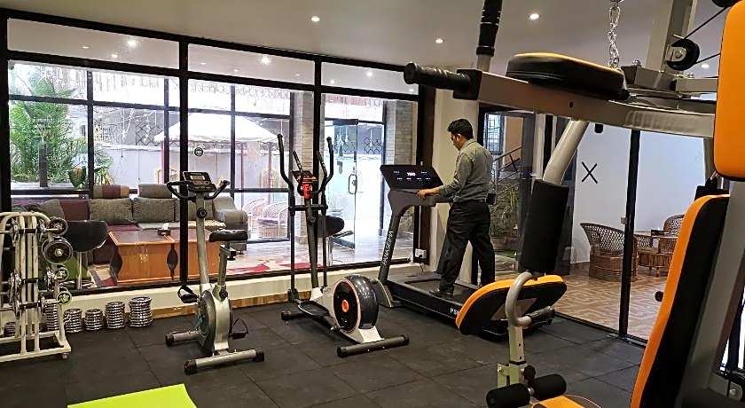 Hotel Middle Path & Spa