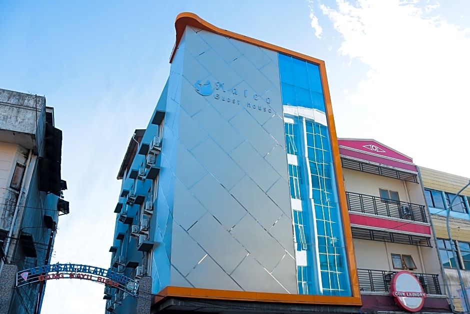 984 Maleo Guest House