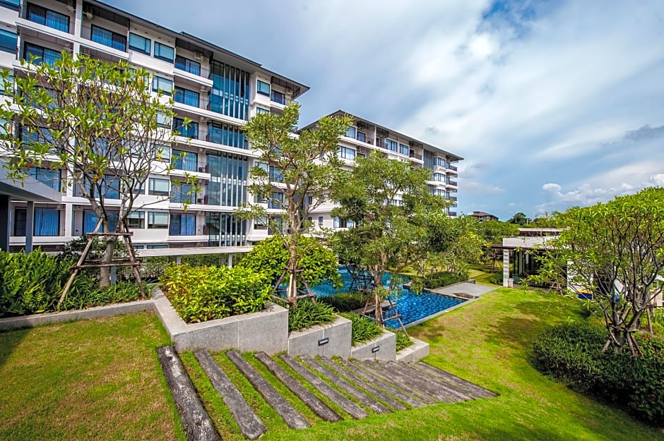 Burgundy Residence 304