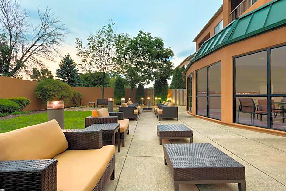 Courtyard by Marriott Akron Fairlawn