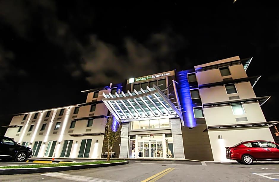 Holiday Inn Express & Suites Miami Airport By IHG
