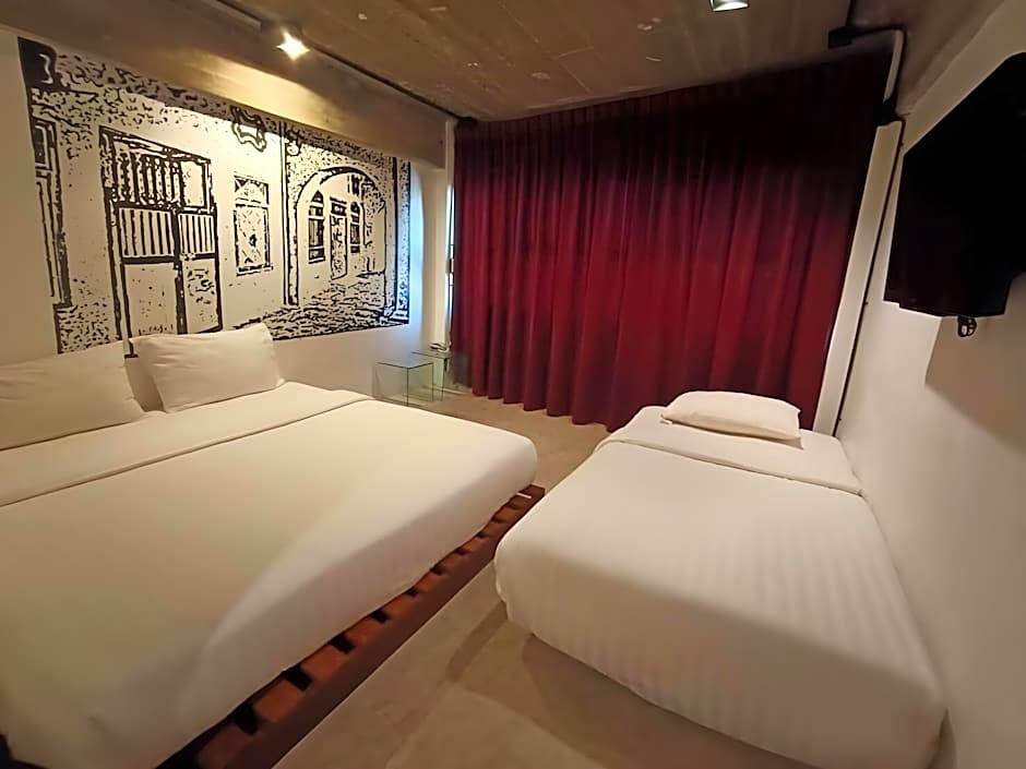 Quip Bed & Breakfast Phuket Hotel
