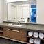 Courtyard by Marriott Edison Woodbridge