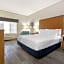 La Quinta Inn & Suites by Wyndham NE Long Beach/Cypress