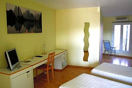 Family Room (4 People)