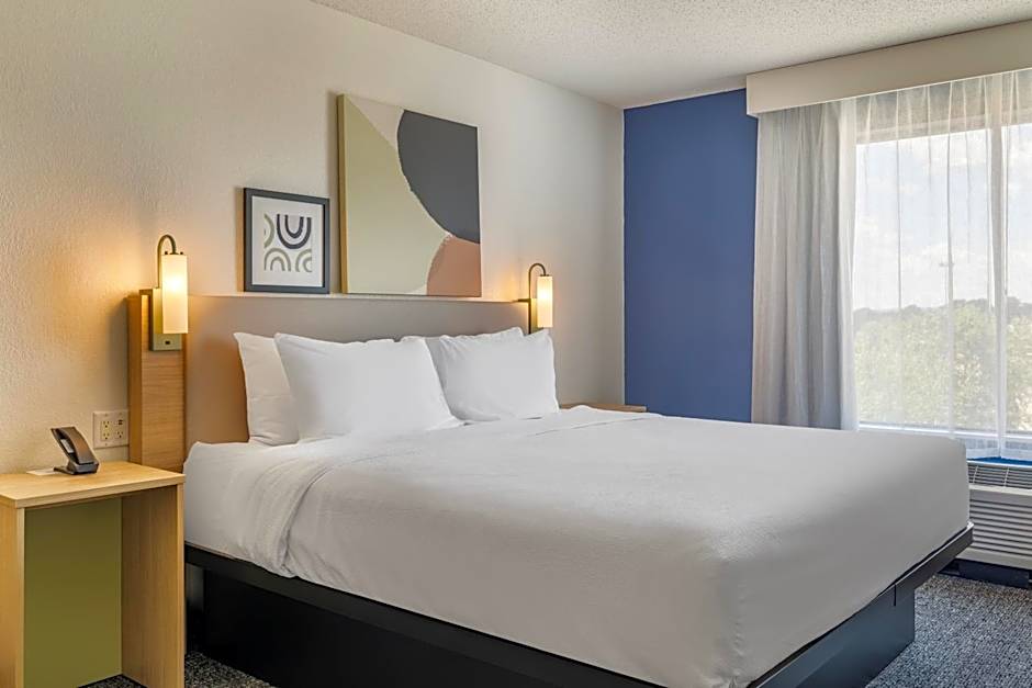 Spark by Hilton La Crosse Onalaska