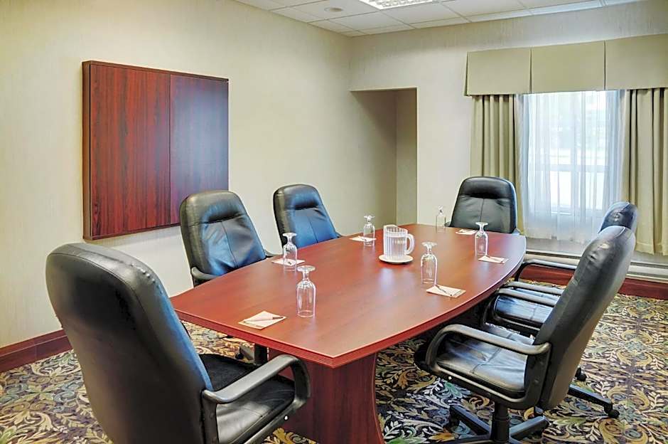 Staybridge Suites Oakville Burlington By IHG