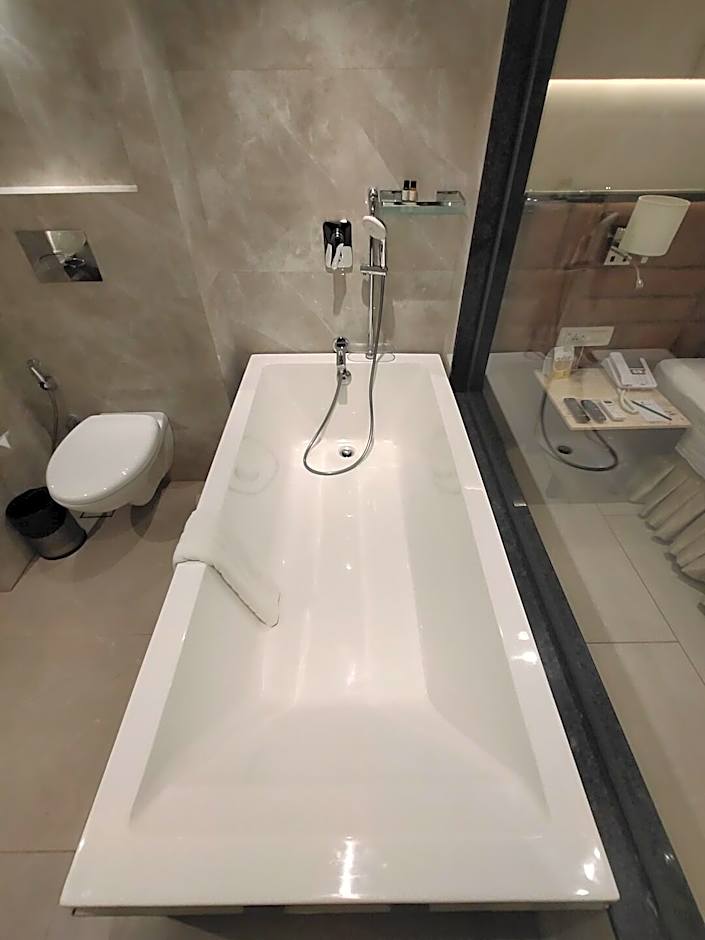 The Flora Grand