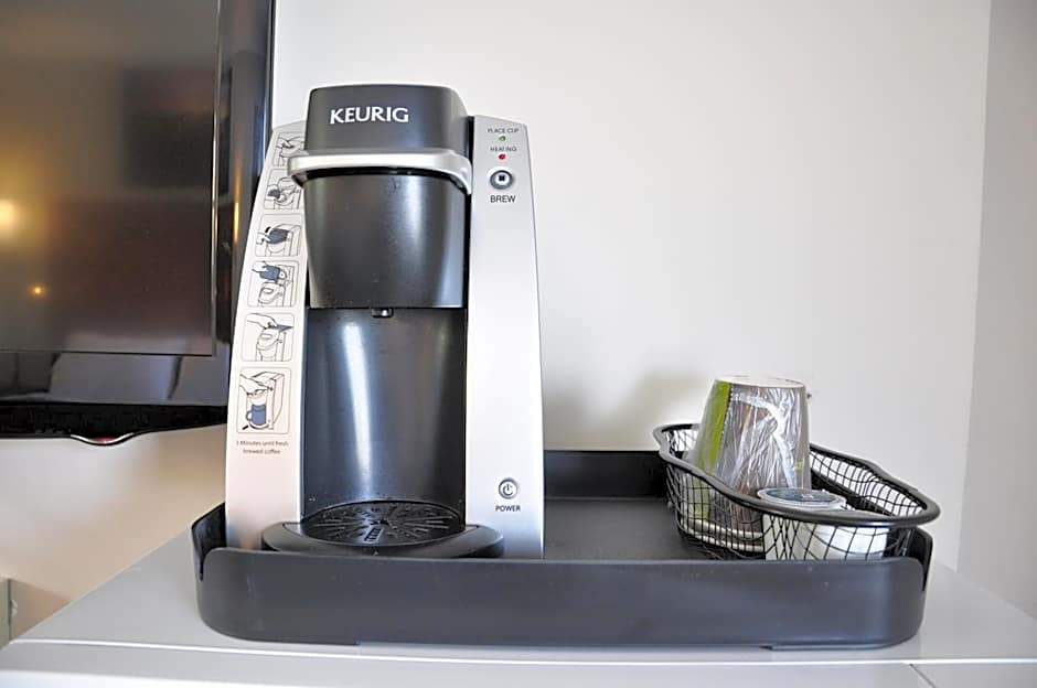 Moonlight Inn & Suites