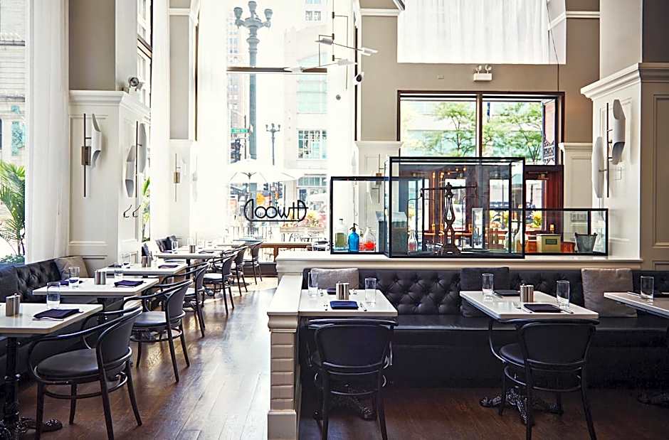 Staypineapple, An Iconic Hotel, The Loop