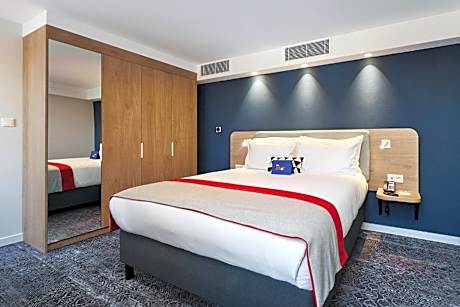 One-Bedroom Suite with Sofa Bed