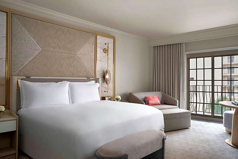 Photo 1 of 4 of 1 King Bed, Coastal View