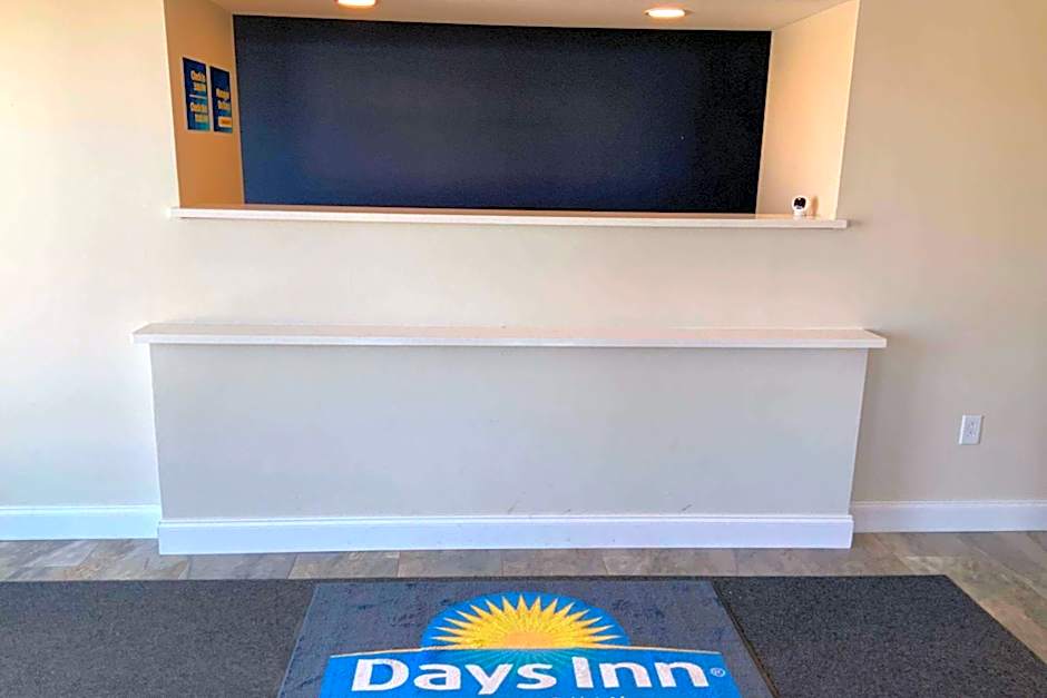 Days Inn by Wyndham Troy IL