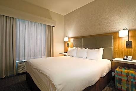 King Suite - Disability Access/Non-Smoking