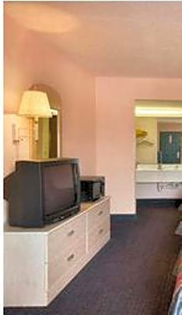 Super 8 by Wyndham Columbia