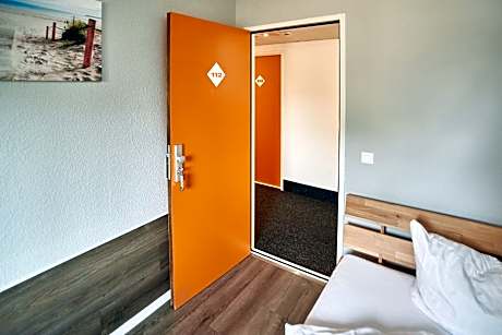 Doppelbettzimmer + Einzelbett mit externem Badezimmer