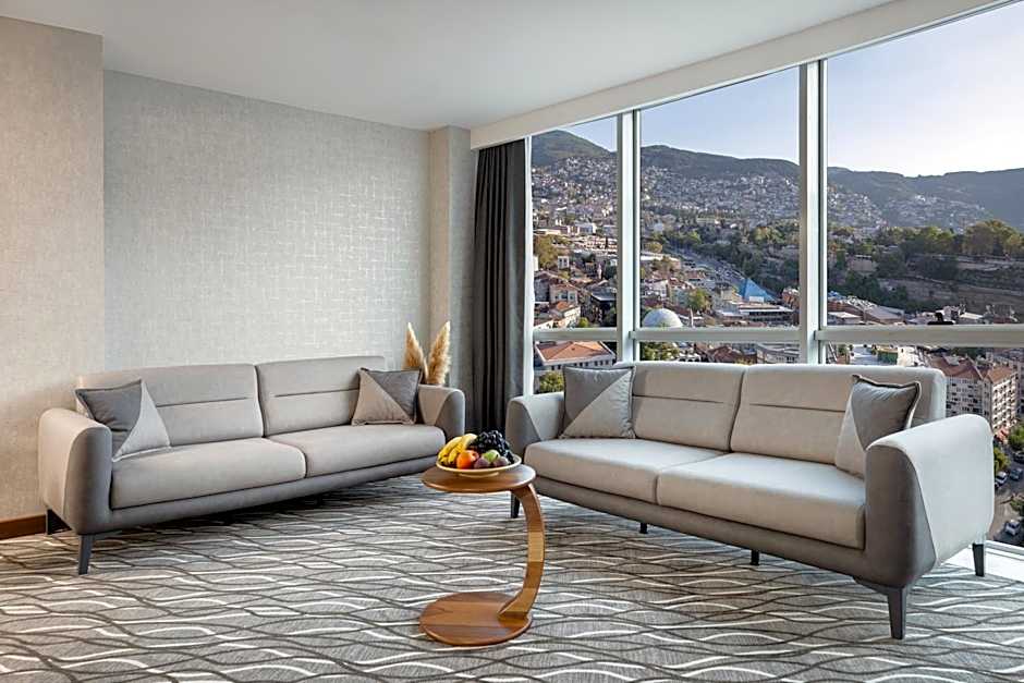 Lilium Hotel & Suites