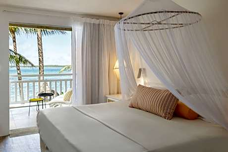 Couple Seafront Room