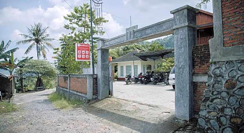 Capital O 91837 Villa Bukit Leddu