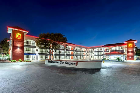 Super 8 by Wyndham Austin University/Downtown Area