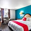 OYO Hotel Hutchinson West 4th Ave